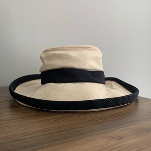 Tilley hat